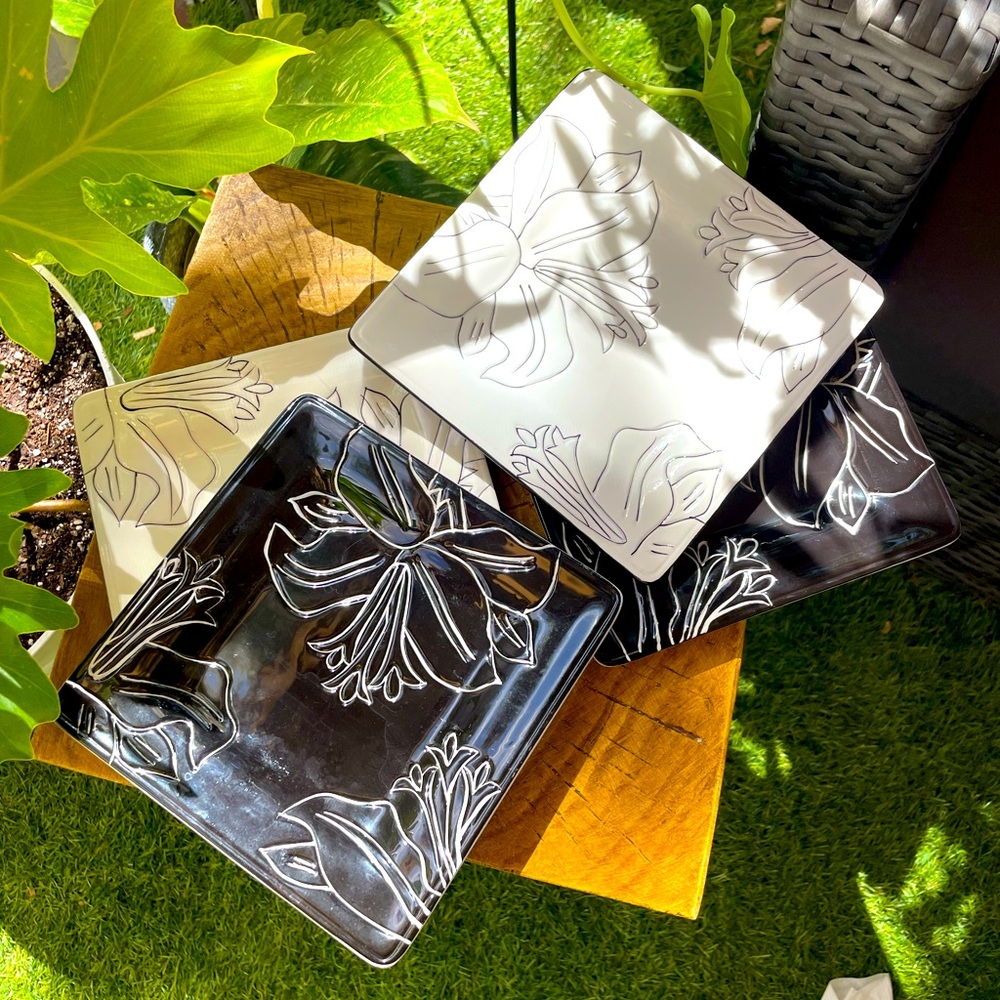 Laurie Gates Vintage Plates, Designer Set, Antilles Black and White Floral Plate